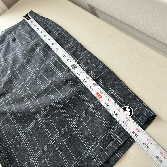 Hurley Men's Hybrid Board Shorts Flat Front Casual Grey Plaid Size 31 - Picture 12 of 16